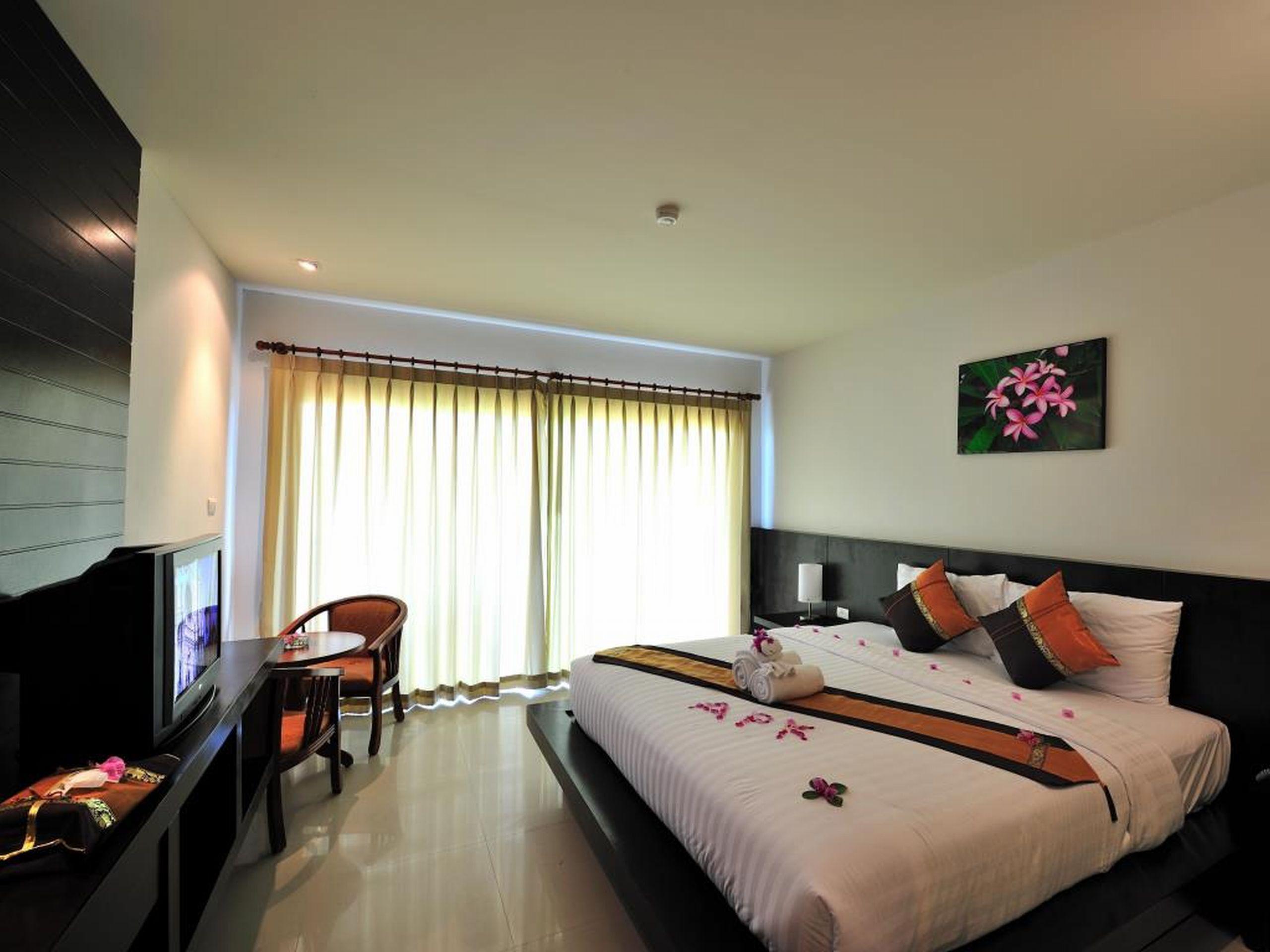 Apk Resort Patong Exteriör bild