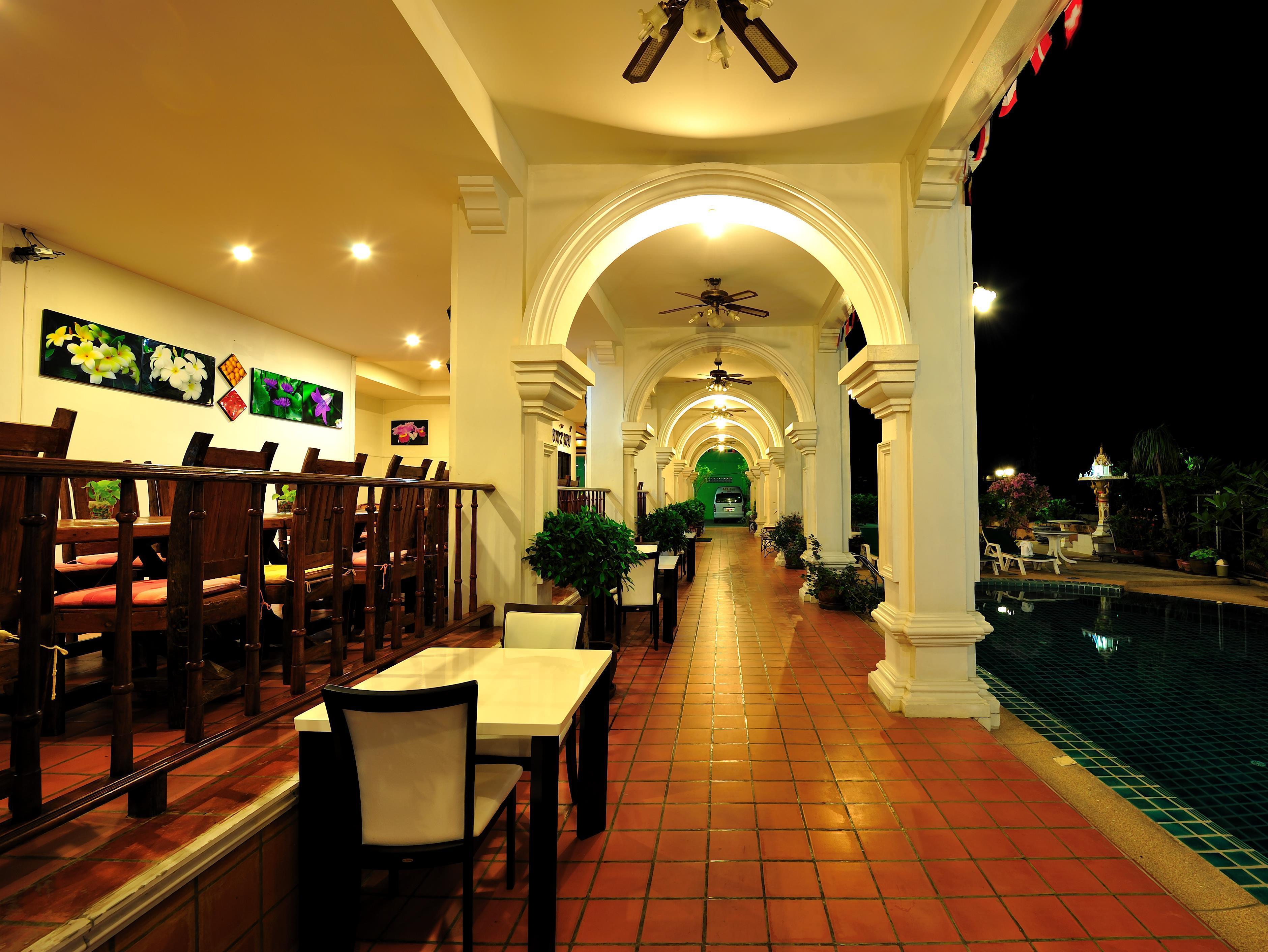 Apk Resort Patong Exteriör bild