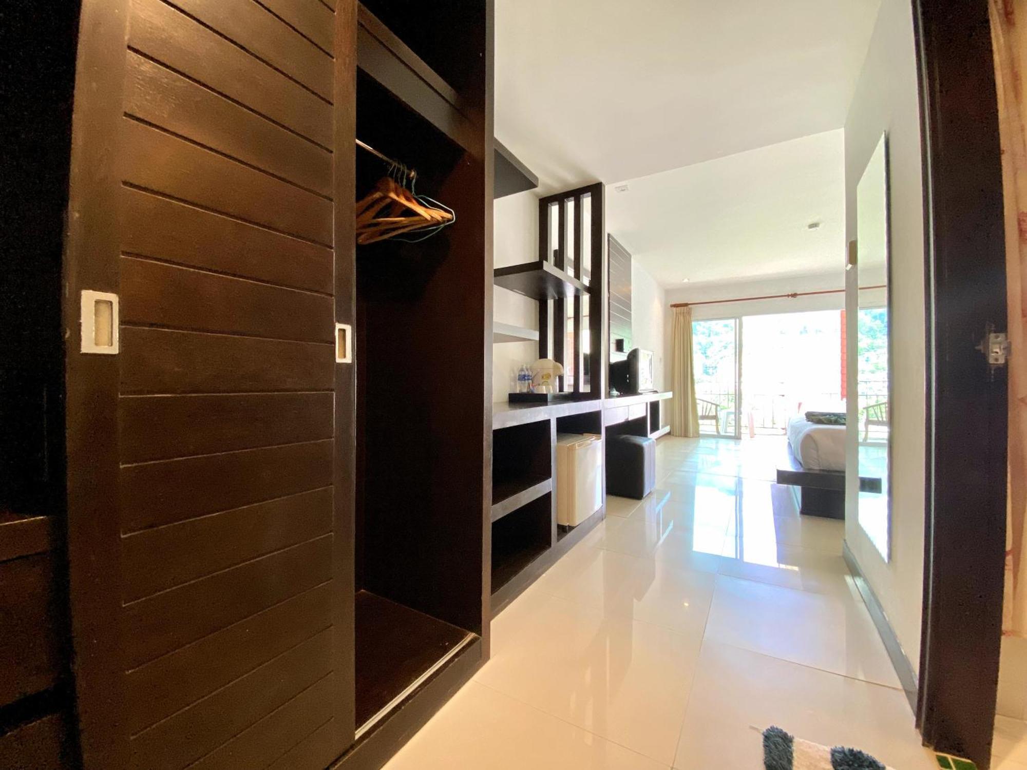 Apk Resort Patong Exteriör bild