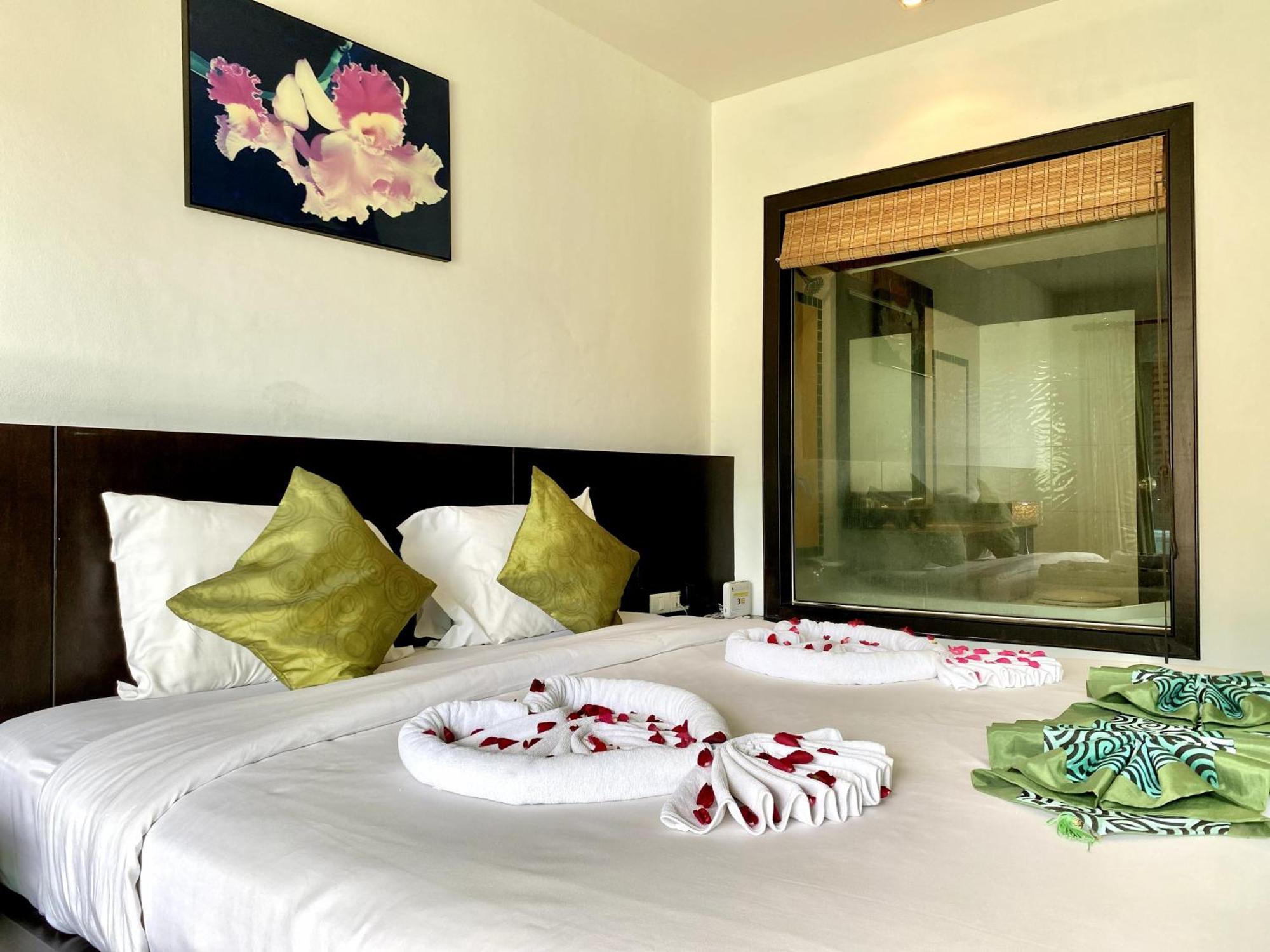 Apk Resort Patong Exteriör bild