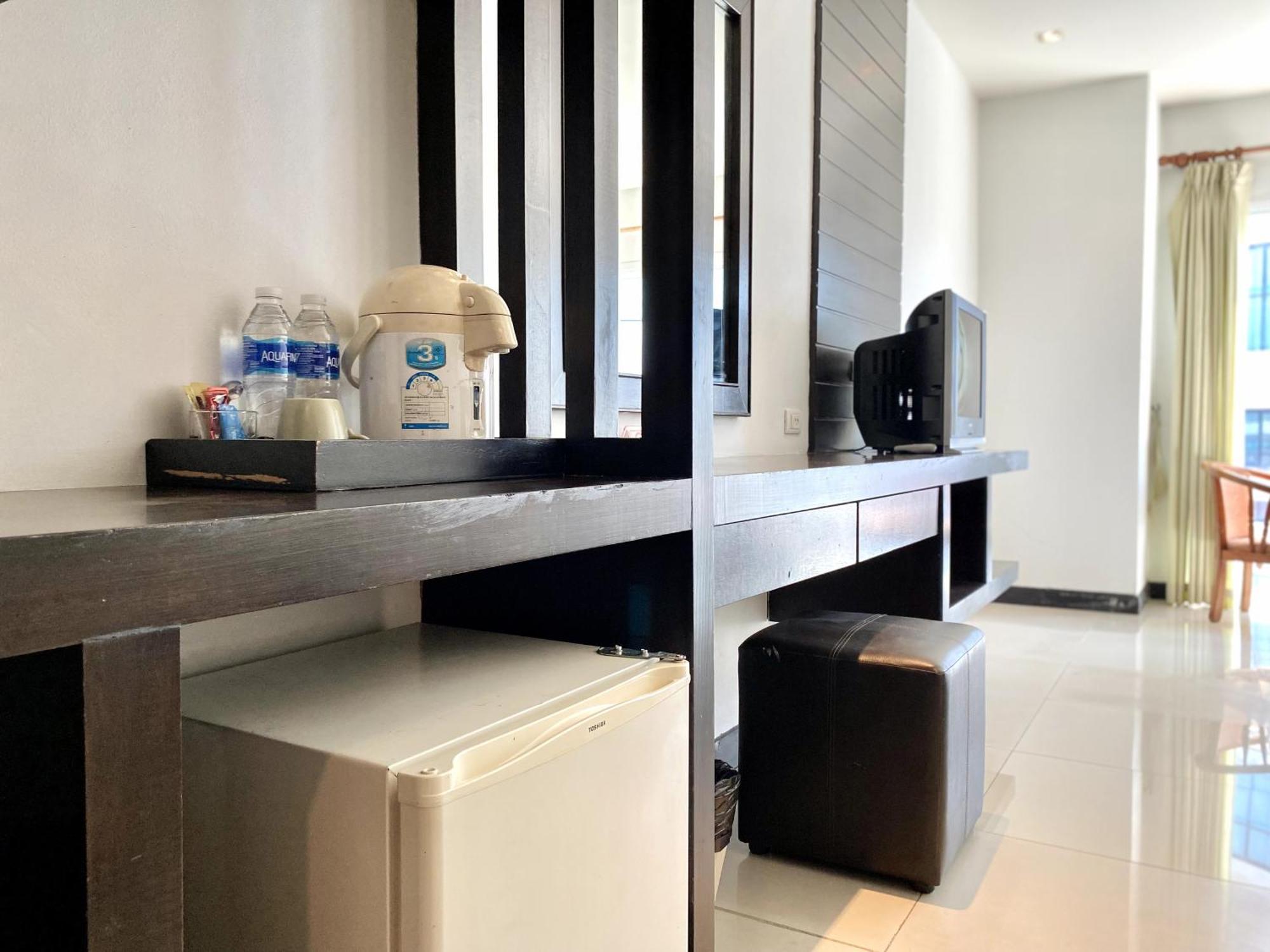 Apk Resort Patong Exteriör bild